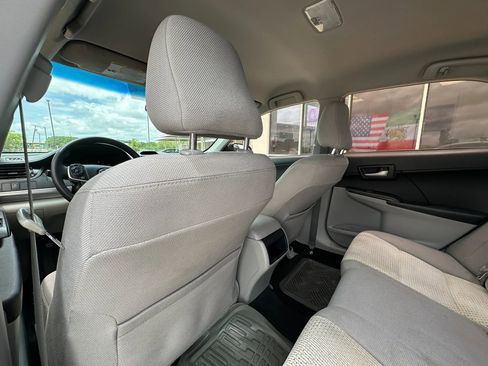 Used 2012 Toyota Camry LE FWD image 14