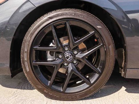 Used 2025 Honda Civic Sport image 11