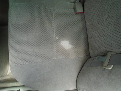 Used 2004 Toyota Camry LE FWD image 17