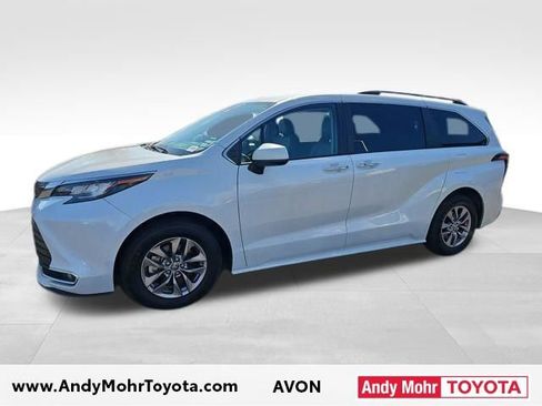 Used 2023 Toyota Sienna XLE image 4
