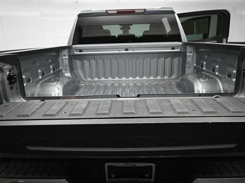 Used 2026 GMC Sierra 1500 SLT AWD/4WD image 14