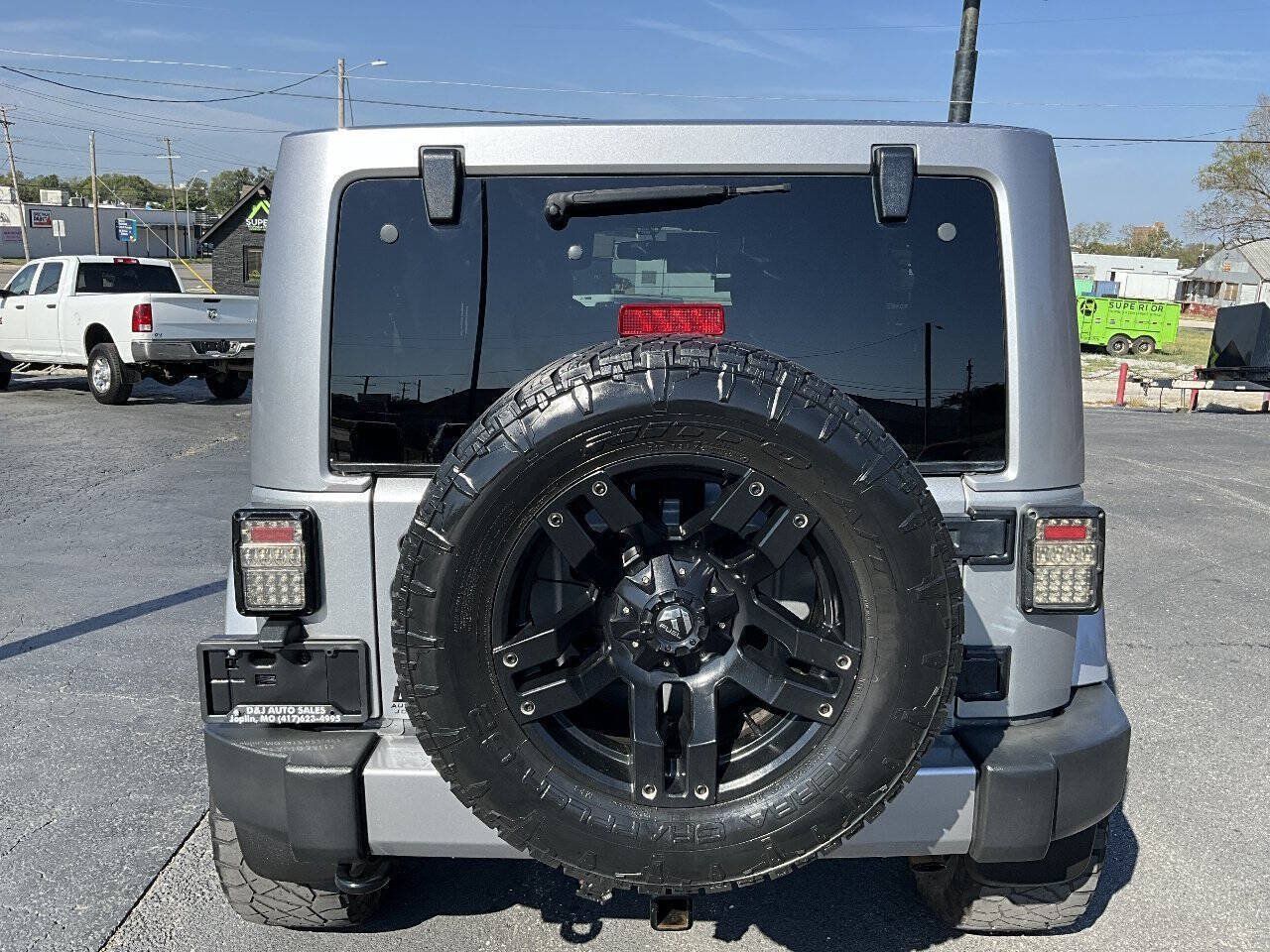 Used 2016 Jeep Wrangler Unlimited Sahara w/ Connectivity Group AWD/4WD image 5