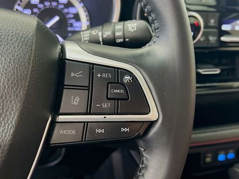 Used 2022 Toyota Highlander XSE image 17