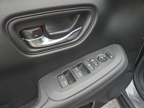 Used 2023 Honda HR-V LX image 13