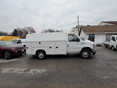 Used 2021 Ford E-350 and Econoline 350 Super Duty w/ Power Windows & Locks Group image 19