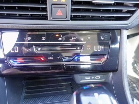 New 2026 Volkswagen Jetta SE image 19