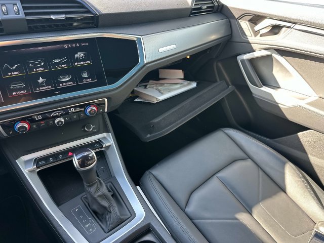 Used 2025 Audi Q3 2.0T Premium AWD/4WD image 33