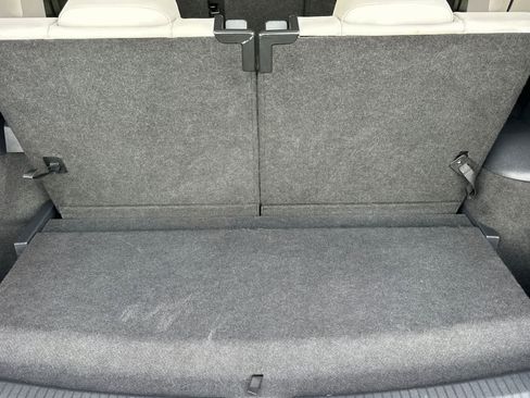 Used 2018 Volkswagen Tiguan SE image 17