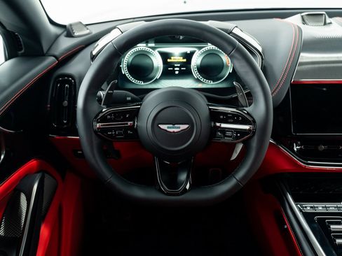 Used 2025 Aston Martin DBX 707 image 30