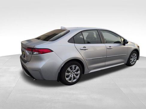 Used 2020 Toyota Corolla LE image 5