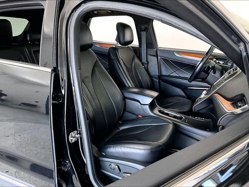 Used 2018 Lincoln MKC Reserve w/ Lincoln MKC Climate Package AWD/4WD image 9