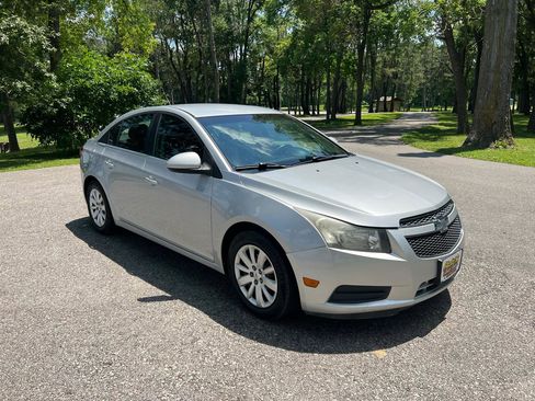 Used 2011 Chevrolet Cruze LT image 4