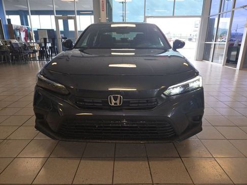 Used 2023 Honda Civic Sport image 3