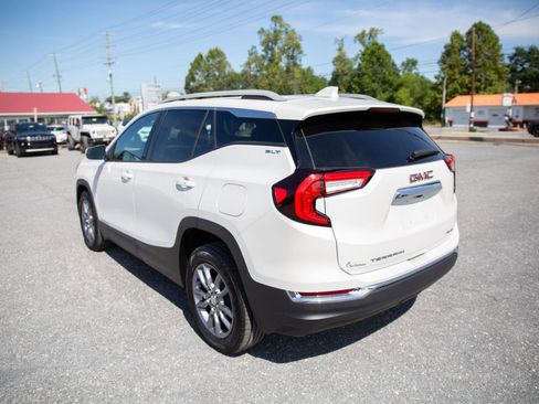 Used 2022 GMC Terrain SLT image 6