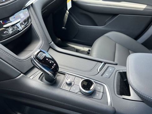 New 2025 Cadillac XT6 Luxury image 18
