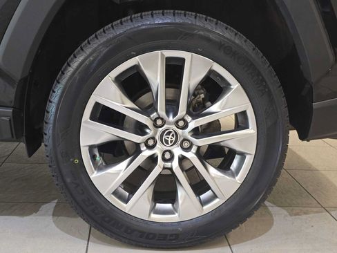 Certified 2021 Toyota RAV4 XLE Premium AWD/4WD image 8