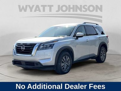 Used 2024 Nissan Pathfinder SV