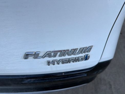 Used 2024 Toyota Sienna Platinum FWD image 15
