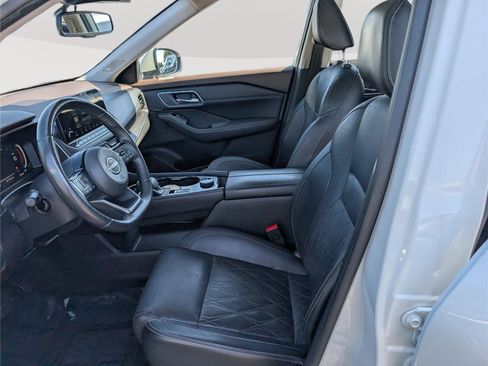 Used 2022 Nissan Rogue Platinum AWD/4WD image 16