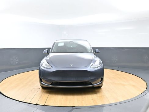 Used 2023 Tesla Model Y Long Range AWD/4WD image 43