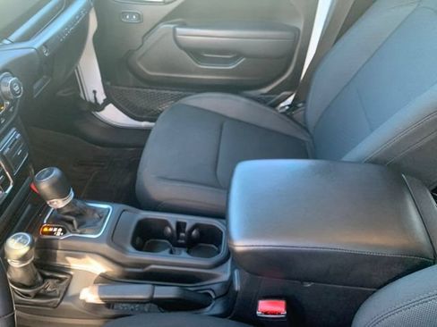 Used 2022 Jeep Wrangler Unlimited Sport AWD/4WD image 35