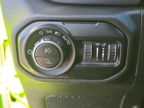 Used 2021 Jeep Gladiator Mojave AWD/4WD image 26