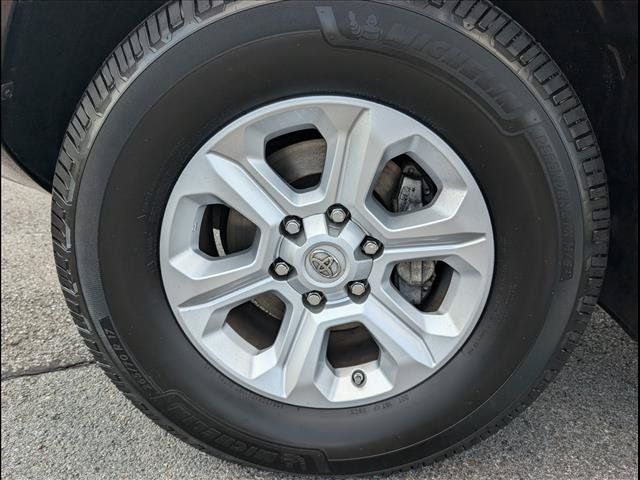 Used 2017 Toyota 4Runner SR5 Premium AWD/4WD image 20