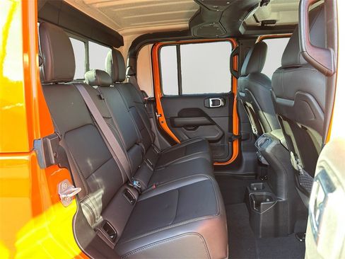 New 2025 Jeep Gladiator Sport w/ Premium Package image 13