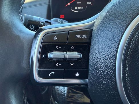 Used 2025 Kia Carnival SX Prestige image 38