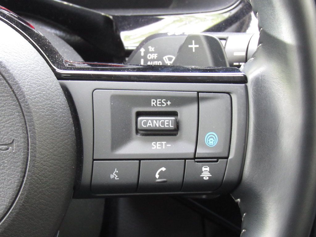 Used 2025 Nissan Pathfinder Platinum AWD/4WD image 28