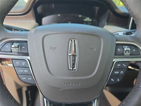 Used 2021 Lincoln Nautilus Reserve image 20