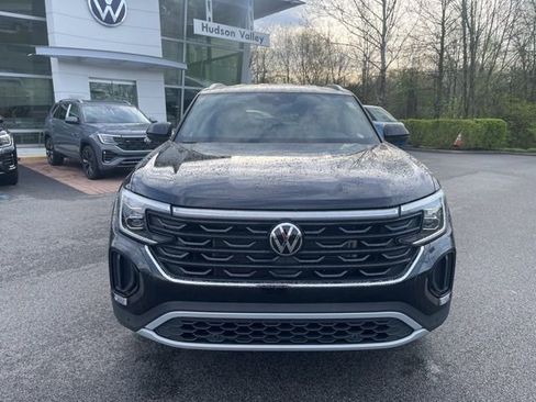 Used 2025 Volkswagen Atlas Cross Sport SE w/ Black Wheel Package image 6