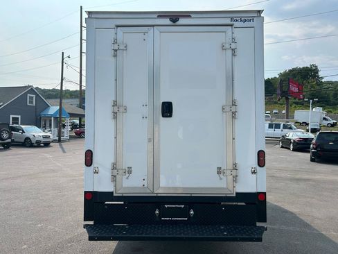 Used 2023 Chevrolet Express 3500 w/ Power Convenience Package RWD image 4