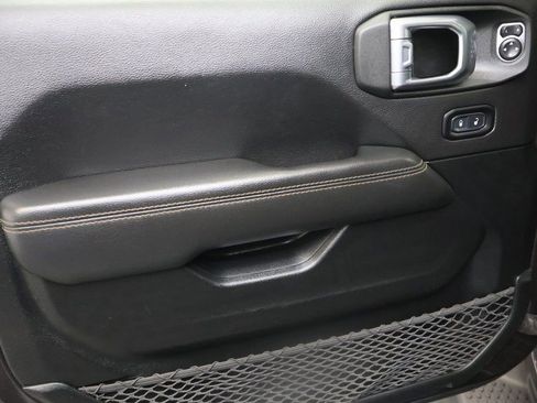 Used 2021 Jeep Wrangler Unlimited Sahara AWD/4WD image 16