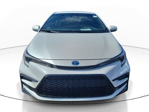 Used 2024 Toyota Corolla SE FWD image 2