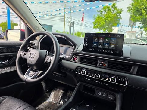 Used 2025 Honda Pilot Elite image 13
