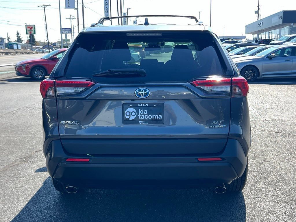 Used 2020 Toyota RAV4 XLE w/ Convenience Package AWD/4WD image 6