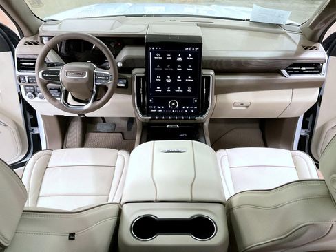 Used 2026 GMC Yukon Denali w/ Sun & Power Step Package image 12