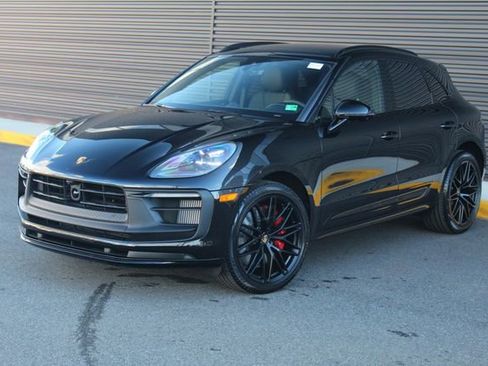 New 2026 Porsche Macan GTS image 1