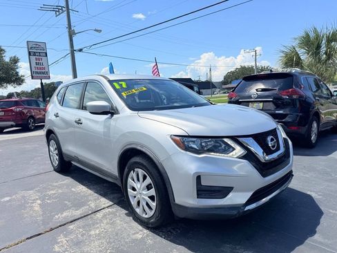Used 2017 Nissan Rogue S FWD image 1