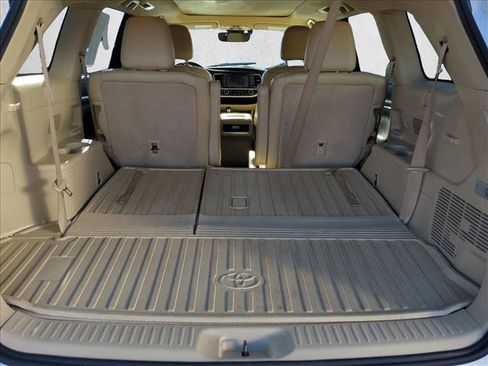 Used 2019 Toyota Highlander Limited Platinum image 6