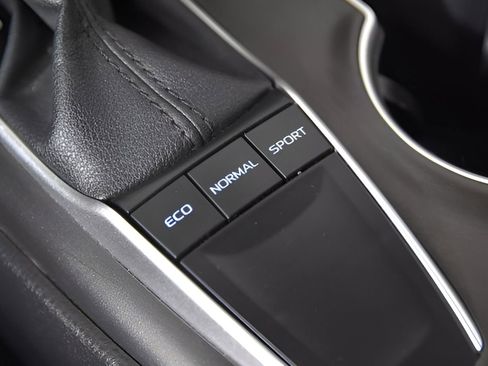 Used 2022 Toyota Camry LE image 23