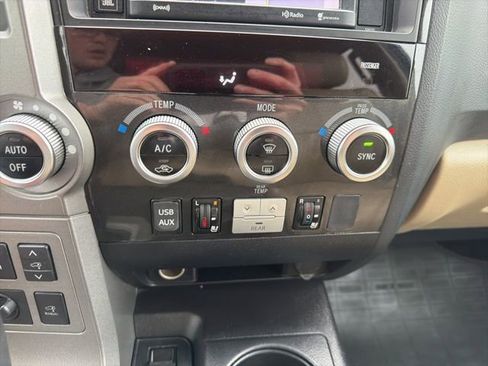 Used 2016 Toyota Sequoia Platinum image 28