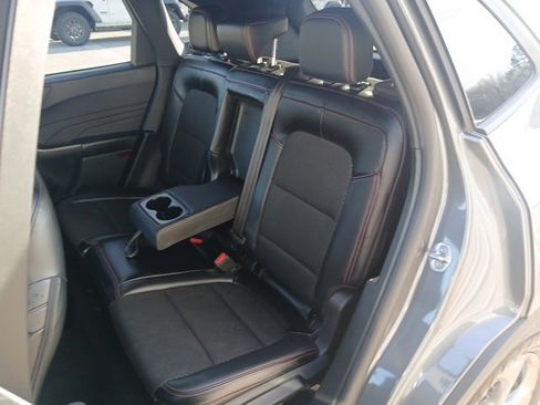 Used 2025 Ford Escape ST-Line image 13