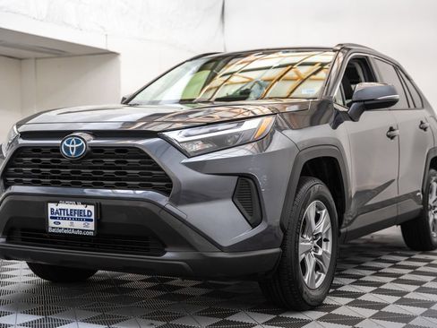 Certified 2024 Toyota RAV4 XLE w/ Convenience Package AWD/4WD image 3