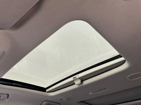 Used 2018 Buick Enclave Essence image 23