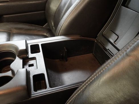 Used 2010 Ford F150 Lariat image 9