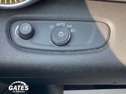 Used 2024 Chevrolet Trax LT w/ Driver Confidence Package FWD image 24