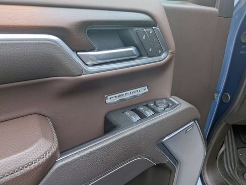 Used 2025 GMC Sierra 1500 Denali AWD/4WD image 9