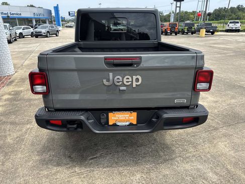 Used 2020 Jeep Gladiator Overland w/ Trailer Tow Package image 6